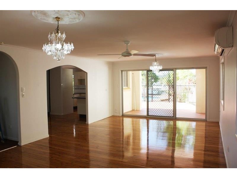 3 The Lido, Isle Of Capri QLD 4217