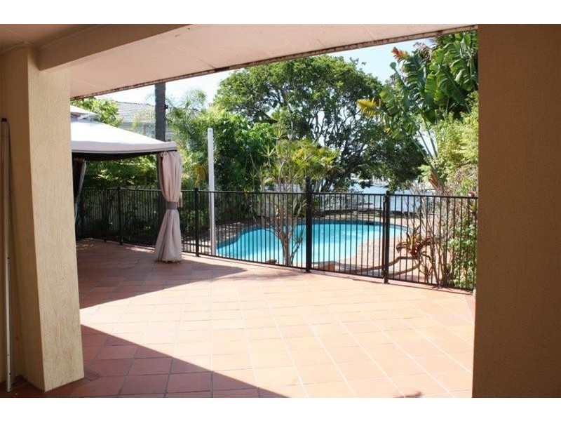 3 The Lido, Isle Of Capri QLD 4217