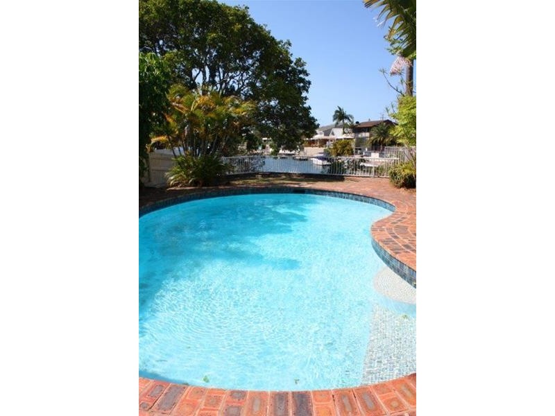 3 The Lido, Isle Of Capri QLD 4217