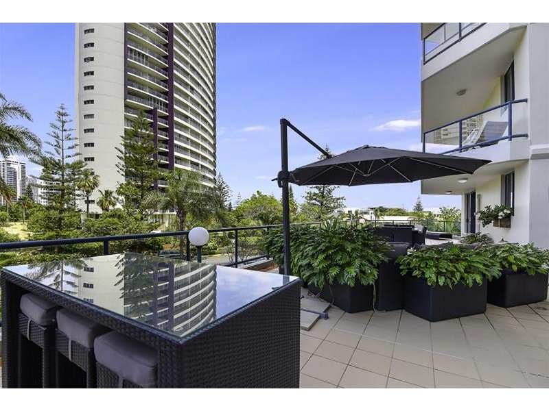 ‘The Waratah’ 22 Montgomery Avenue, Main Beach QLD 4217