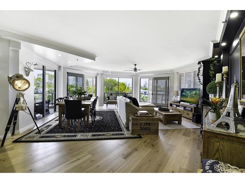 ‘The Waratah’ 22 Montgomery Avenue, Main Beach QLD 4217