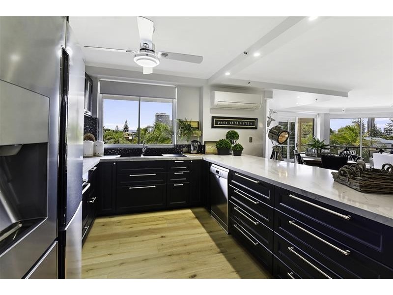 ‘The Waratah’ 22 Montgomery Avenue, Main Beach QLD 4217