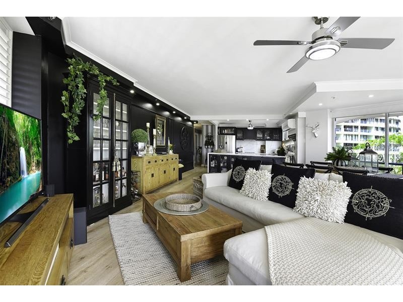 ‘The Waratah’ 22 Montgomery Avenue, Main Beach QLD 4217