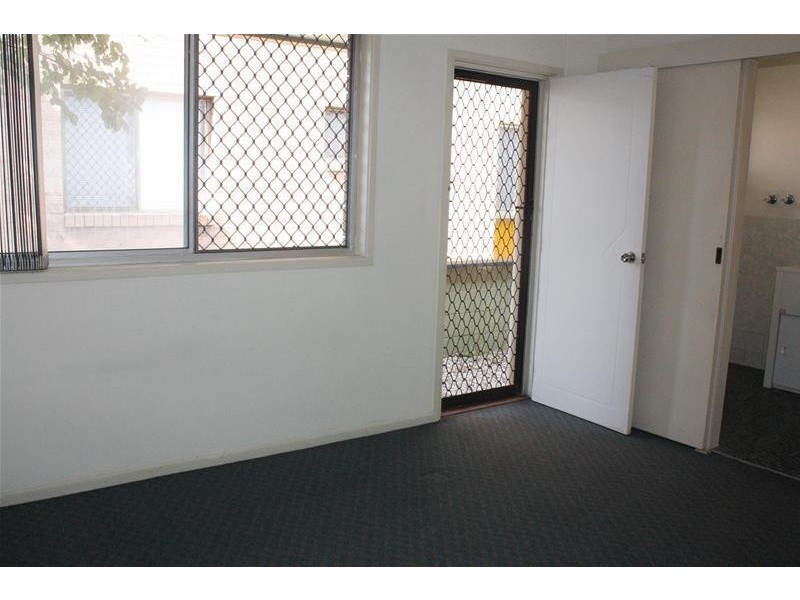 5 Parnoo Street, Chevron Island QLD 4217