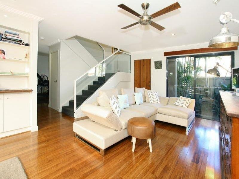 41 Tarcoola Crescent, Chevron Island QLD 4217