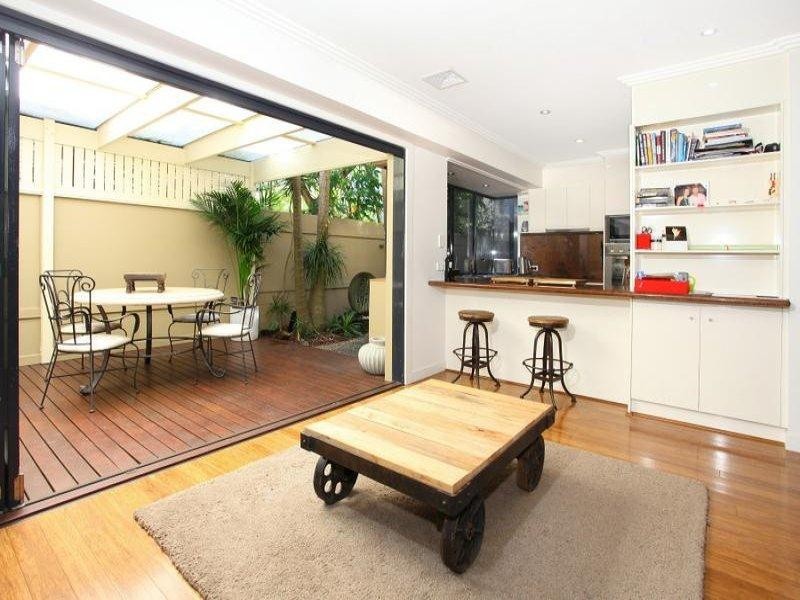 41 Tarcoola Crescent, Chevron Island QLD 4217