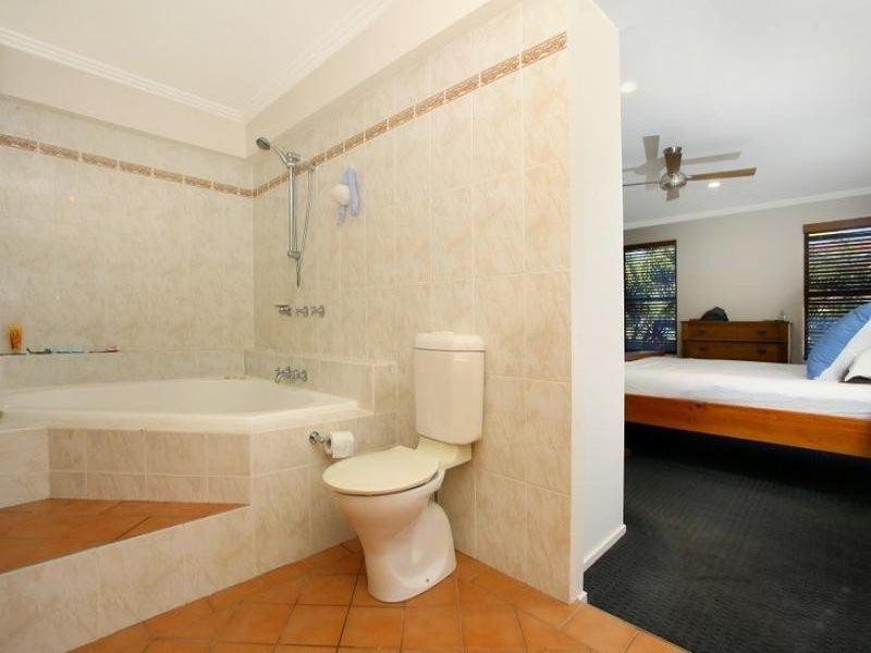 41 Tarcoola Crescent, Chevron Island QLD 4217