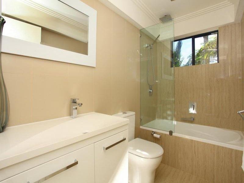 41 Tarcoola Crescent, Chevron Island QLD 4217