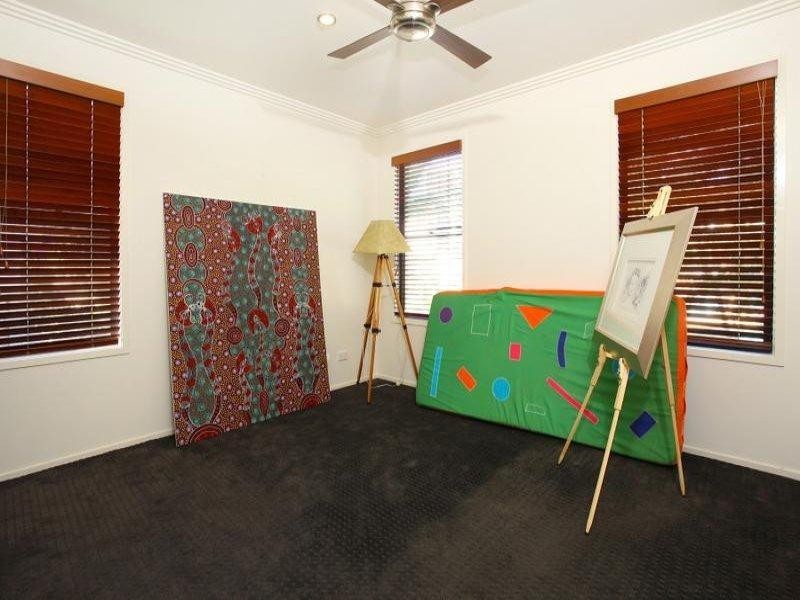 41 Tarcoola Crescent, Chevron Island QLD 4217