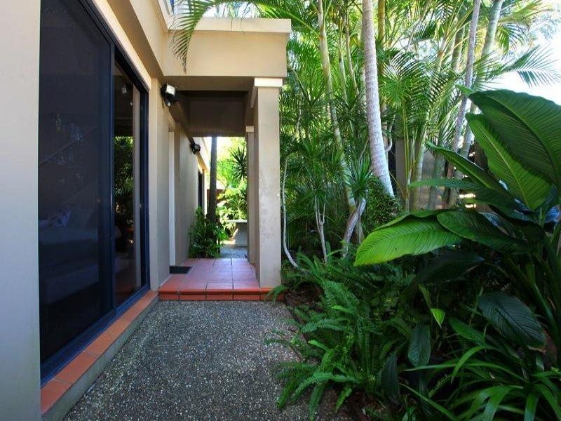 41 Tarcoola Crescent, Chevron Island QLD 4217