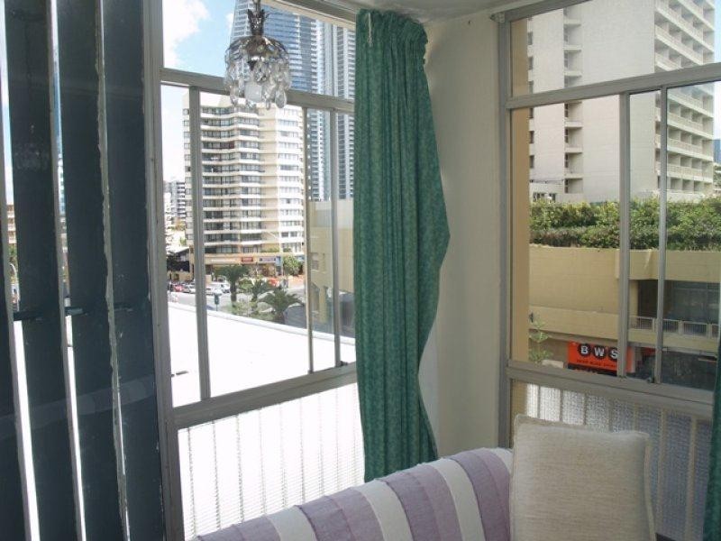 34 Hanlan Street, Surfers Paradise QLD 4217