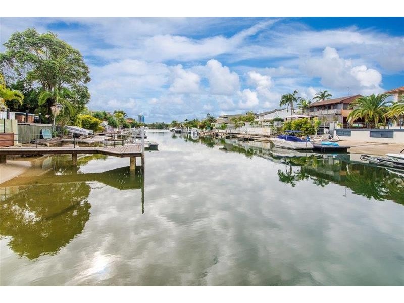 7 The Lido, Isle Of Capri QLD 4217