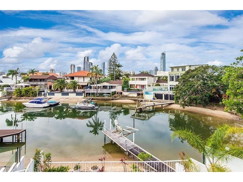 7 The Lido, Isle Of Capri QLD 4217