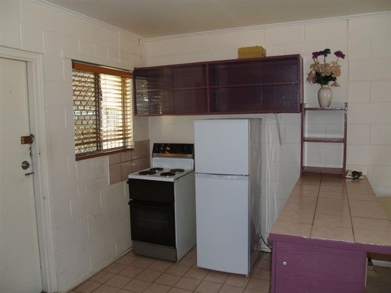 25 Leonard Avenue, Surfers Paradise QLD 4217