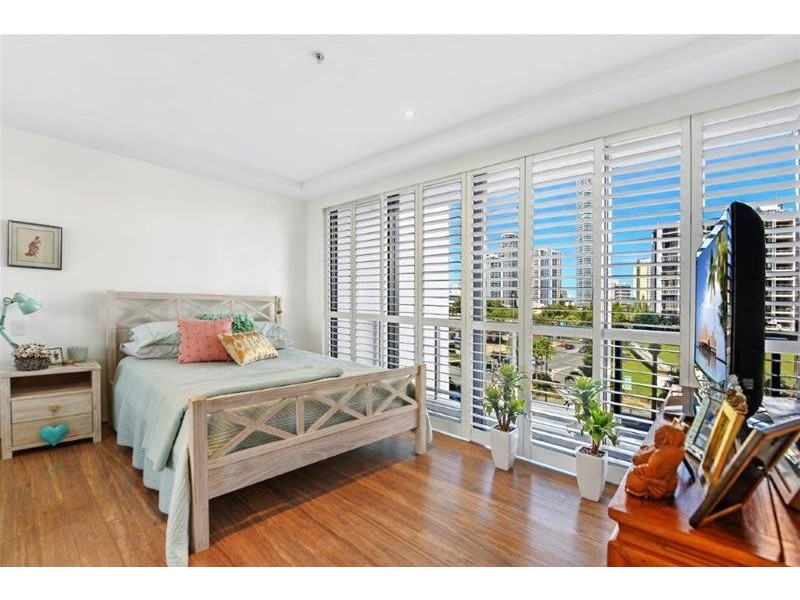 401/4 Wahroonga Place, Surfers Paradise QLD 4217