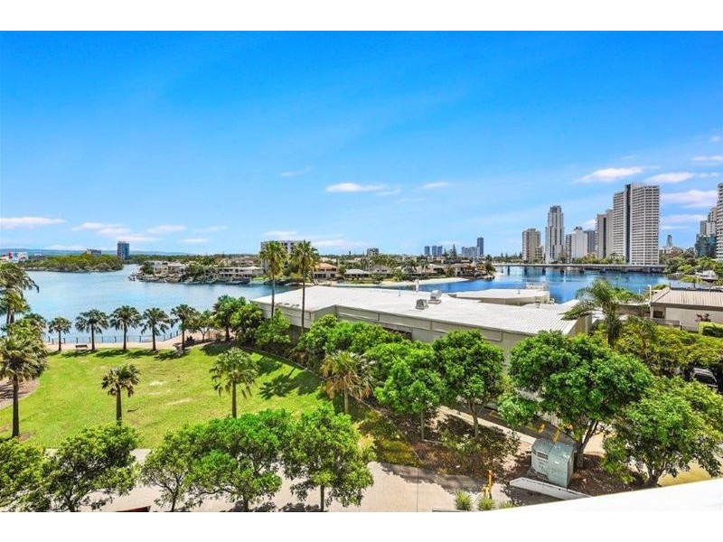 401/4 Wahroonga Place, Surfers Paradise QLD 4217