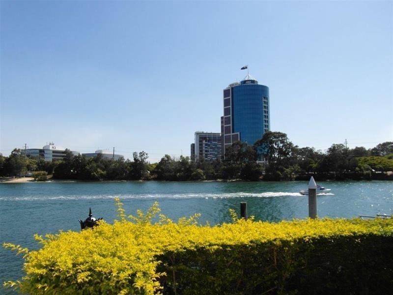 191 Stanhill Drive, Chevron Island QLD 4217