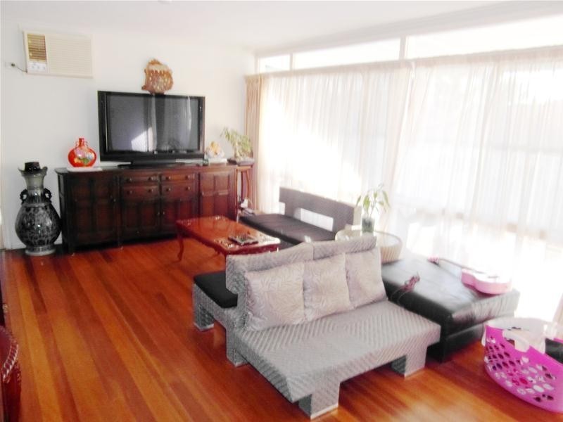 10 College Avenue, Southport QLD 4215