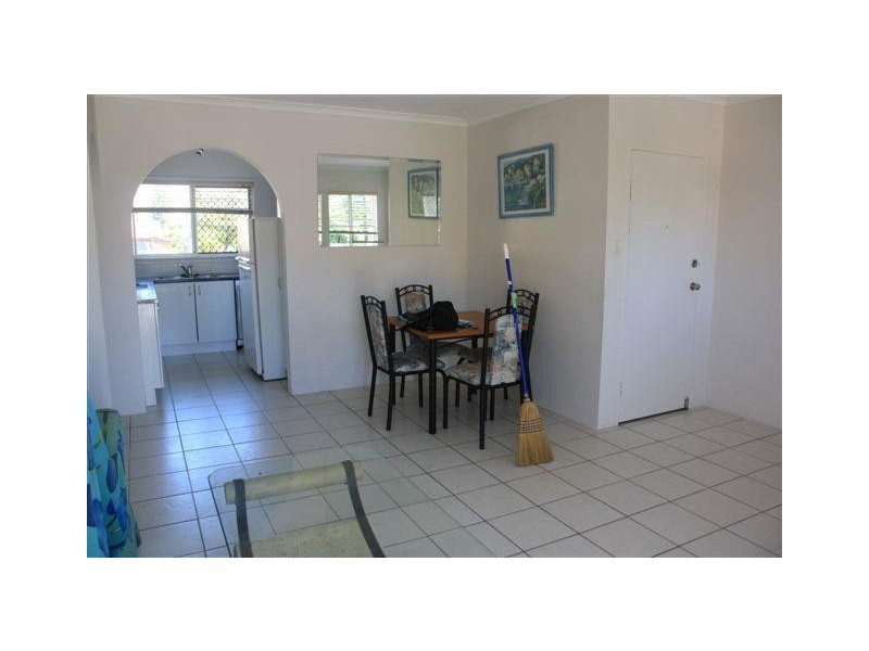 9 Holborow Close, Surfers Paradise QLD 4217