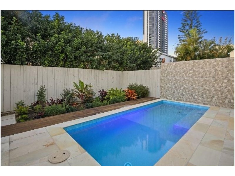 29 Pine Avenue, Surfers Paradise QLD 4217