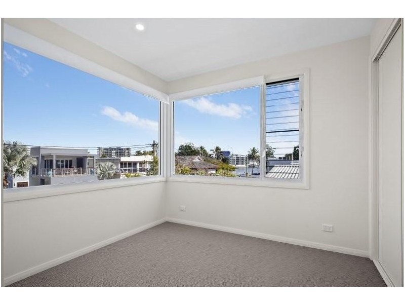 29 Pine Avenue, Surfers Paradise QLD 4217