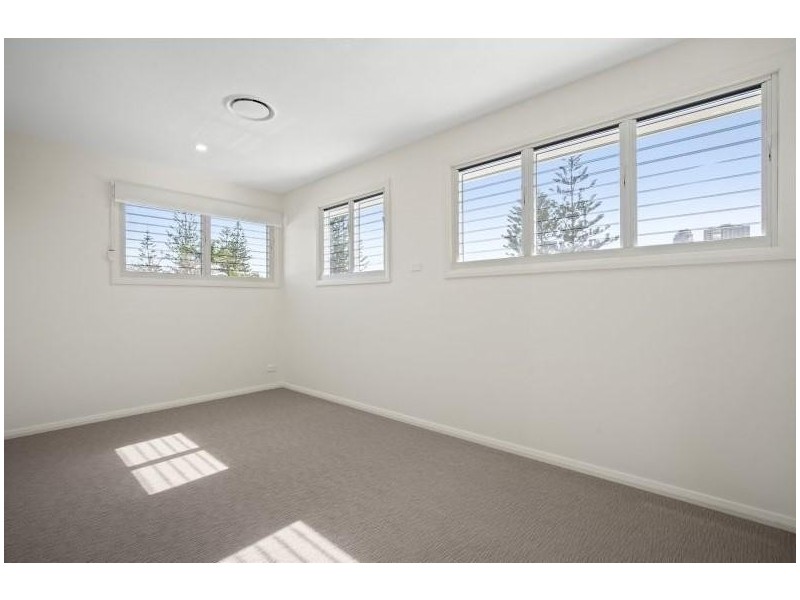 29 Pine Avenue, Surfers Paradise QLD 4217