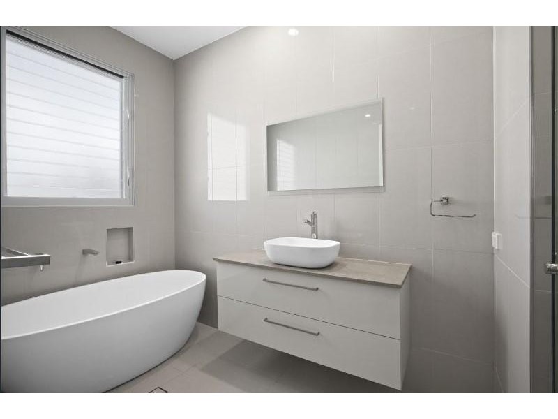 29 Pine Avenue, Surfers Paradise QLD 4217