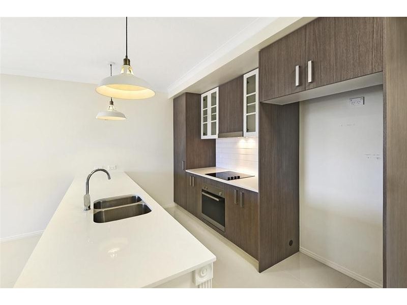 204/8 Waverley Street, Southport QLD 4215