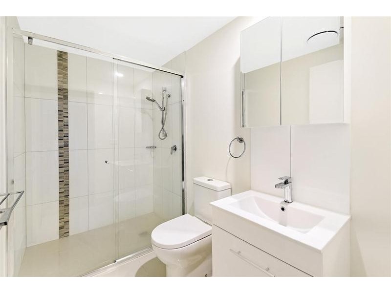 204/8 Waverley Street, Southport QLD 4215