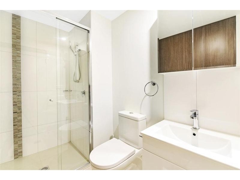 204/8 Waverley Street, Southport QLD 4215