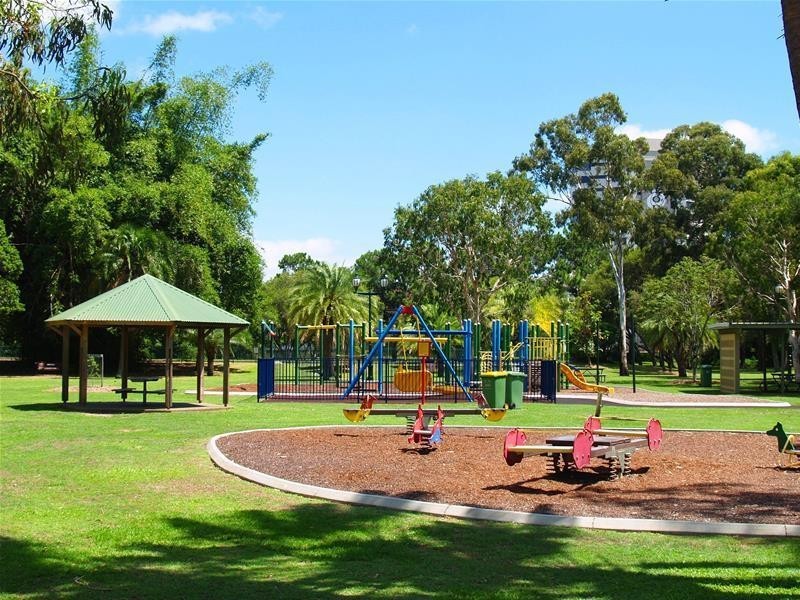 30 Monaco Street “Cascade Gardens Apartments”, Surfers Paradise QLD 4217