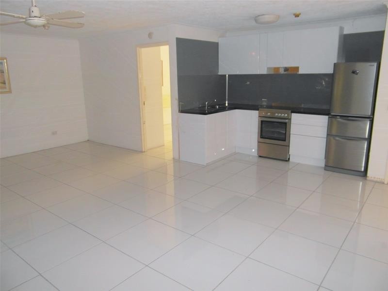 38 Enderley Avenue ‘Enderley Gardens’, Surfers Paradise QLD 4217