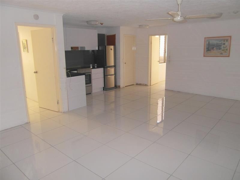 38 Enderley Avenue ‘Enderley Gardens’, Surfers Paradise QLD 4217