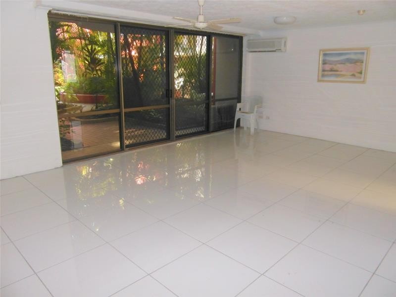 38 Enderley Avenue ‘Enderley Gardens’, Surfers Paradise QLD 4217