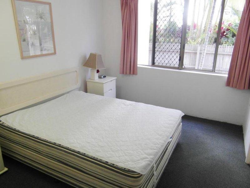 38 Enderley Avenue ‘Enderley Gardens’, Surfers Paradise QLD 4217