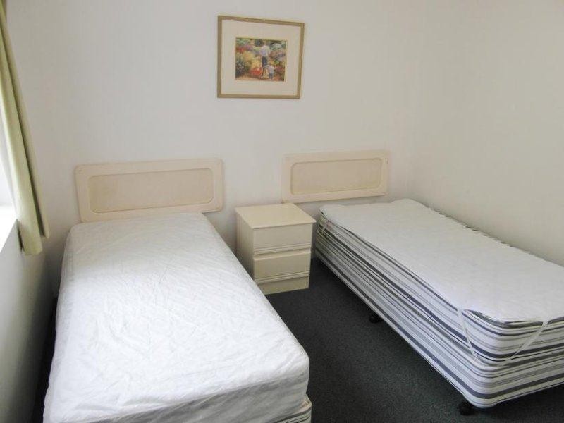 38 Enderley Avenue ‘Enderley Gardens’, Surfers Paradise QLD 4217