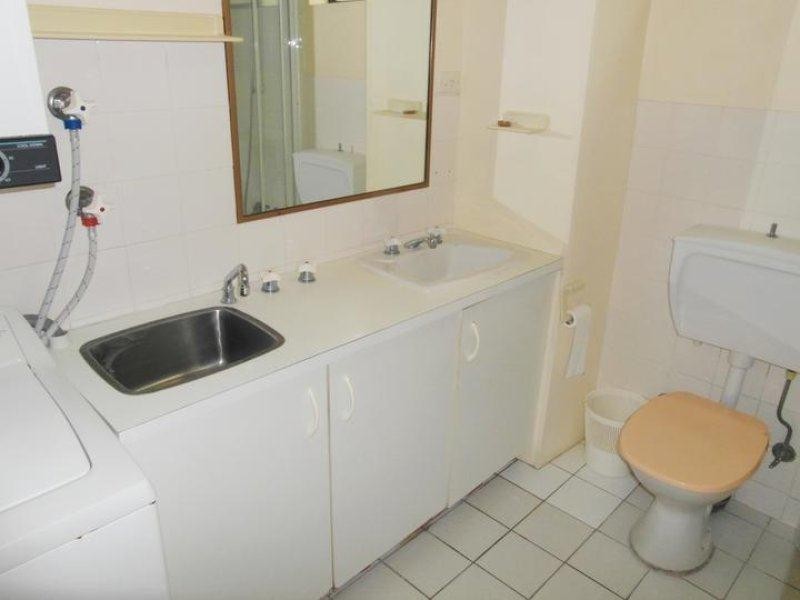 38 Enderley Avenue ‘Enderley Gardens’, Surfers Paradise QLD 4217