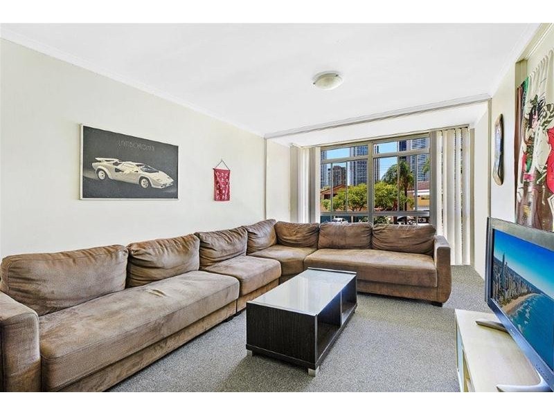 4/8 Darrambal Street, Chevron Island QLD 4217