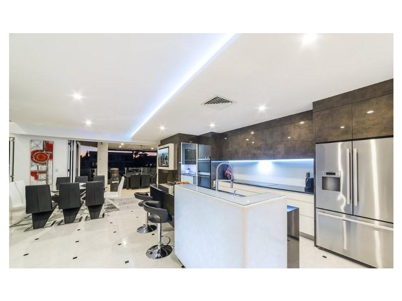 18 Viking Court, Paradise Waters QLD 4217