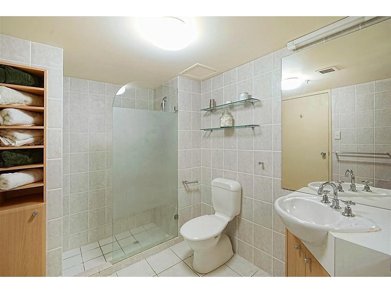 28 Northcliffe Terrace “Longbeach”, Surfers Paradise QLD 4217