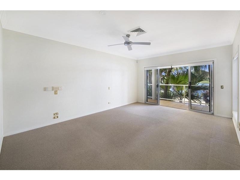 145 Commodore Drive, Paradise Waters QLD 4217