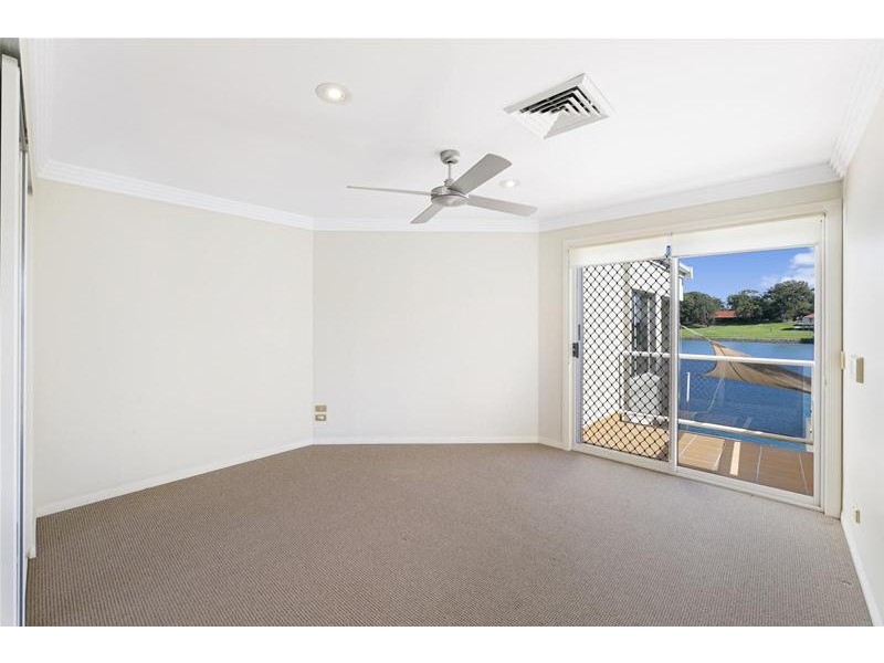 145 Commodore Drive, Paradise Waters QLD 4217