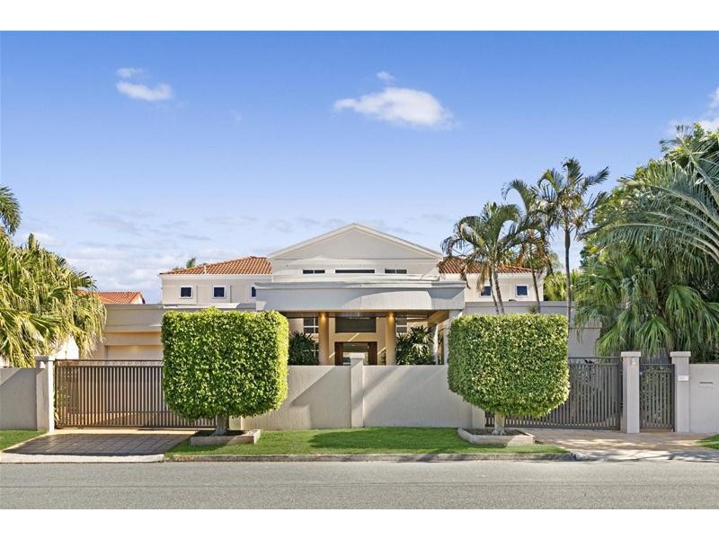 145 Commodore Drive, Paradise Waters QLD 4217