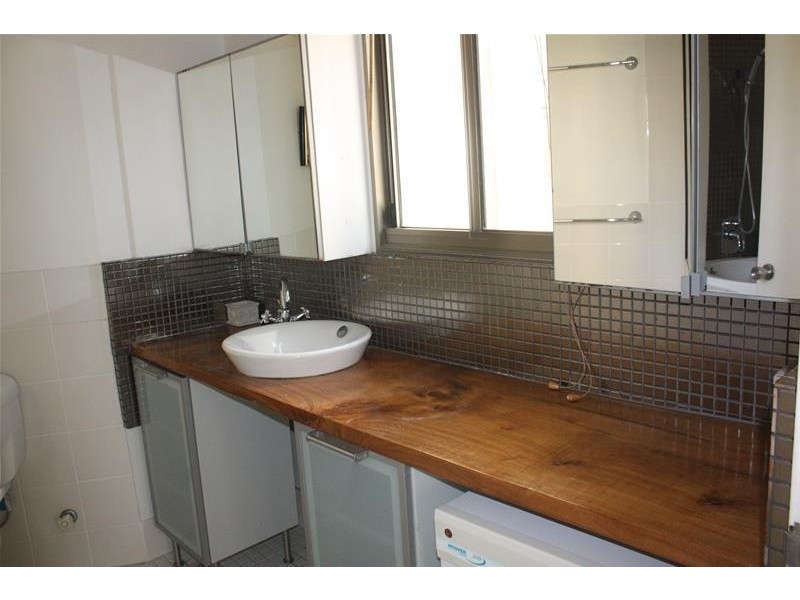 302a/8 Trickett Street, Surfers Paradise QLD 4217