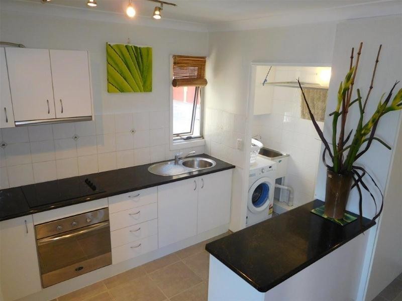 34 Hanlan Street, Surfers Paradise QLD 4217