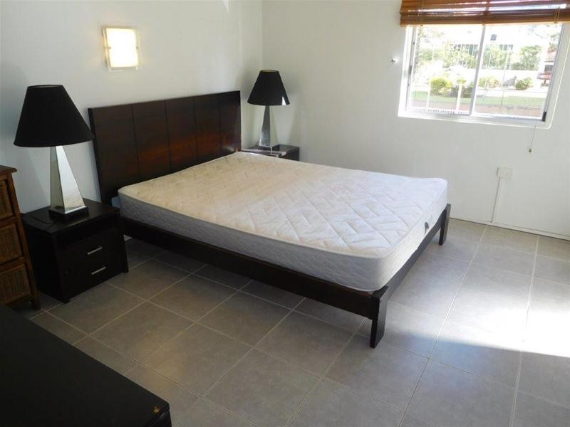 34 Hanlan Street, Surfers Paradise QLD 4217