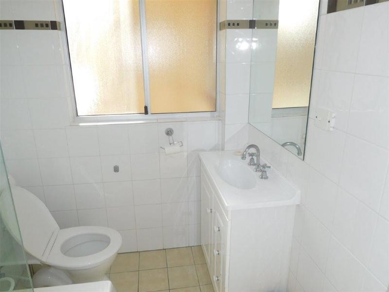 34 Hanlan Street, Surfers Paradise QLD 4217