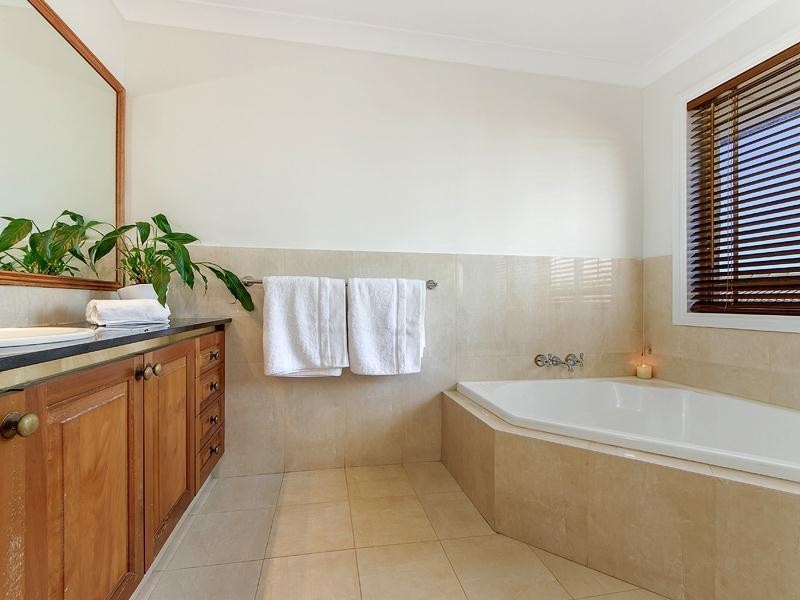 38 Kirralee Drive, Robina QLD 4226