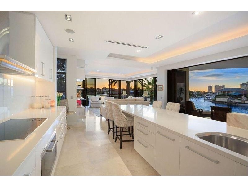 30 Seafarer Court, Paradise Waters QLD 4217