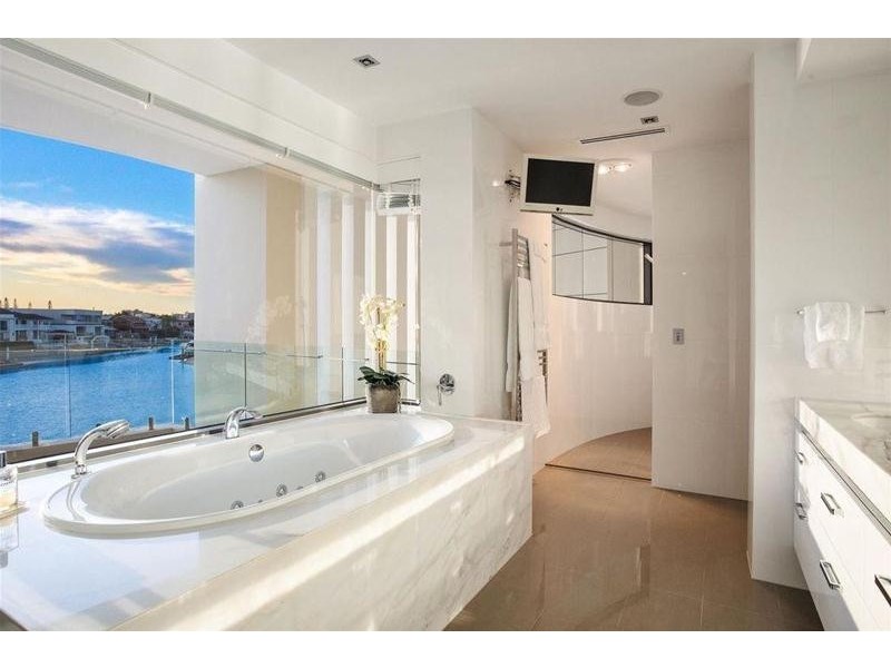 30 Seafarer Court, Paradise Waters QLD 4217